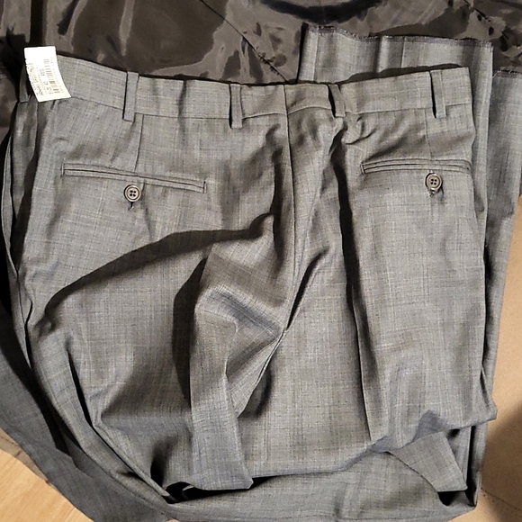 Armani Collezioni suit - Picture 7 of 13